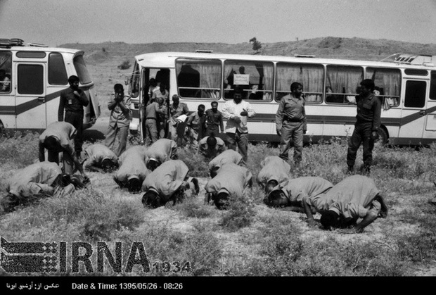 آزادگان سند زنده فداکاری ملت در هشت سال دفاع مقدس هستند