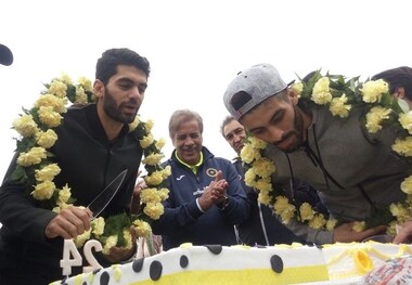 جشن تولد ملی‌پوشان سپاهان در تمرین + تصاویر
