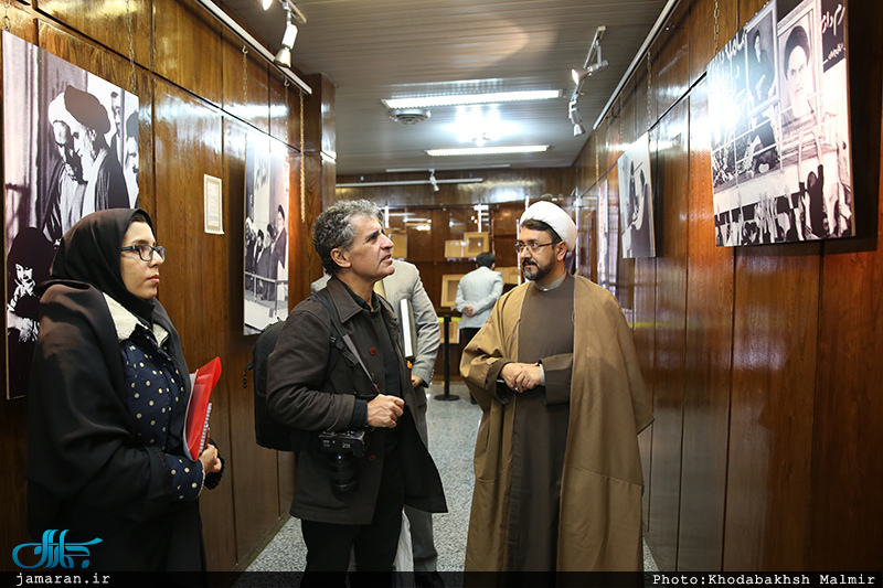 بازدید عکاس مشهور فرانسوی از بیت امام در جماران