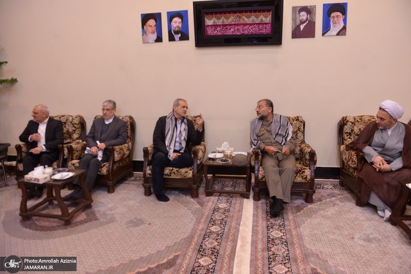 گردهمایی مسئولین بسیج دانشجویی و طلاب بسیجی در حرم امام با سخنرانی رئیس‌جمهور پزشکیان (52)