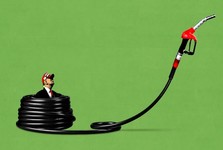افزایش قیمت بنزین می‌تواند جمهوری‌خواهان را در انتخابات میان‌دوره‌ای زمین‌گیر کند/ ترامپ به دنبال کاهش قیمت بنزین پیش از روز انتخابات است/ میزان محبوبیت ترامپ تقریباً به‌طور مداوم کاهش یافته است