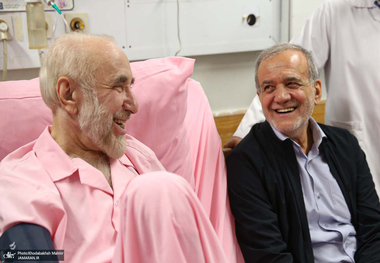 عیادت مسعود پزشکیان رئیس جمهوری از سید محمد خاتمی