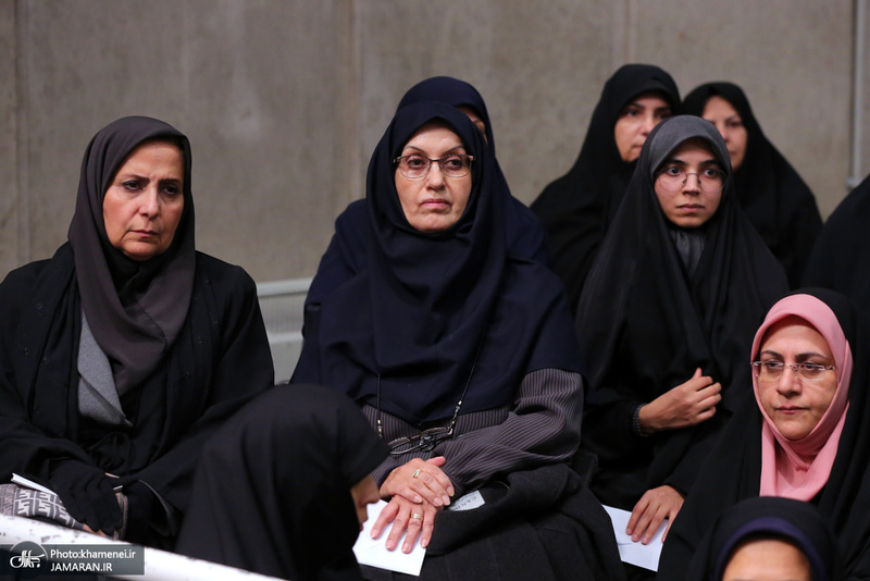 دیدار جمعی از تولیدکنندگان، کارآفرینان و فعالان اقتصادی با رهبر معظم انقلاب