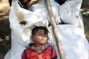 خواب ناز یک کودک آواره+ عکس