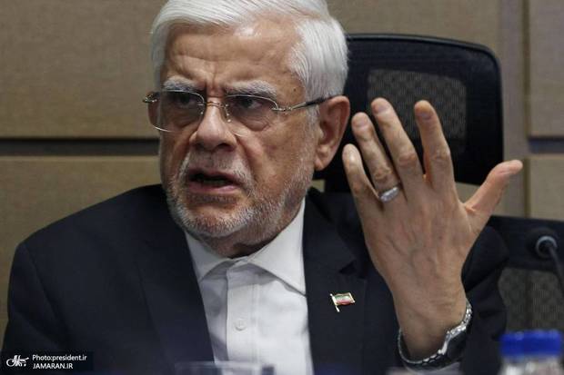 انتقاد شدید معاون اول رئیس‌جمهور از بی‌توجهی بانک‌ها به امنیت سایبری/ عارف: آنچه در بانک‌ها رخ داد، نتیجه سهل‌انگاری در امنیت سایبری است