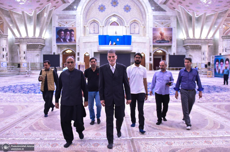 ادای احترام سفیر جدید پاکستان در ایران به مقام شامخ امام خمینی (س)