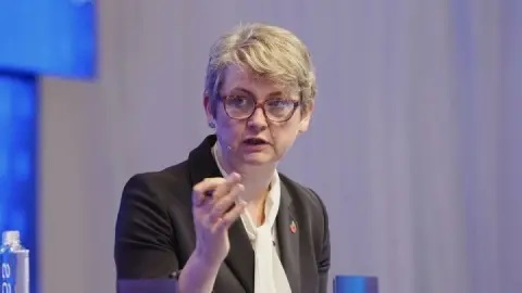 واکنش دولت انگلیس به حکم زوج بریتانیایی زندانی در ایران