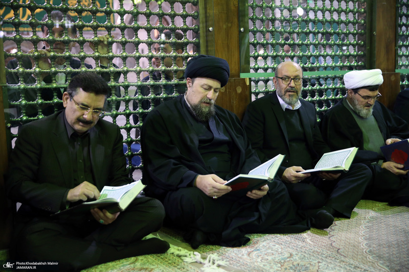 تجدیدمیثاق رئیس و جمعی از کارکنان بنیاد مستضعفان با امام راحل