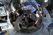 فضانورد ناسا در فضا سلفی گرفت+ عکس