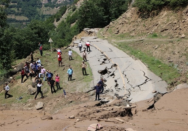 رانش زمین ، پارک جنگلی جوارم مازندران را به روی مسافران بست