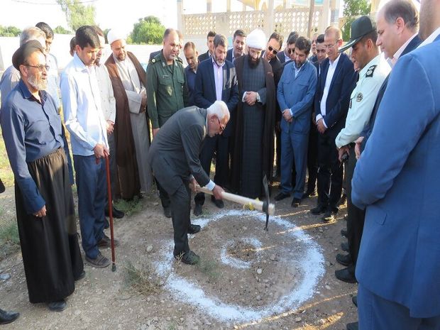 ساخت فرهنگسرای قیصر امین پور در گتوند کلید خورد