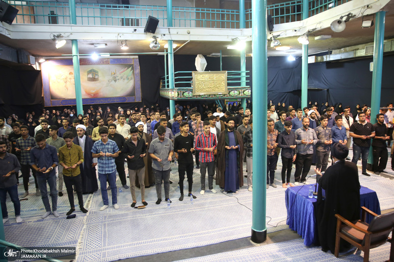 بازدید جمعی از دانشجویان فعال فرهنگی سیاسی و اجتماعی دانشگاه های استان هرمزگان از بیت امام خمینی (س)در جماران