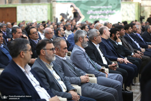 تجدید میثاق رئیس و جمعی از نمایندگان مجلس شورای اسلامی با آرمان‌های امام خمینی(س)-2