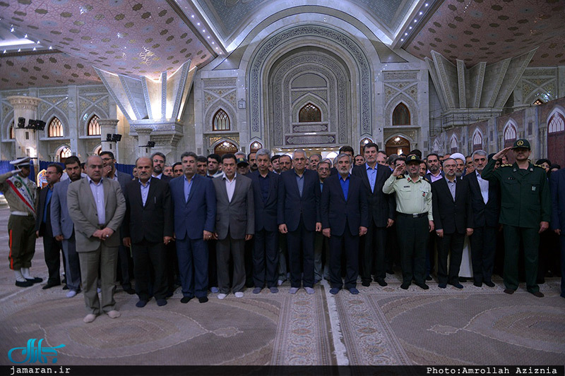 تجدید میثاق استاندار و جمعی از استانداری استان البرز با آرمان های حضرت امام خمینی(س)