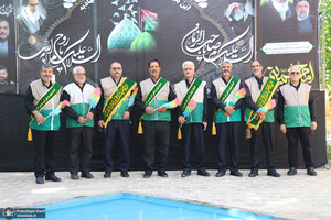 غبار روبی و عطر افشانی بیت و زادگاه امام خمینی (س)