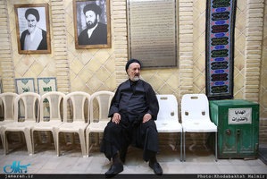 بازدید حجت الاسلام و المسلمین سید محمود دعایی از بیت امام در نجف