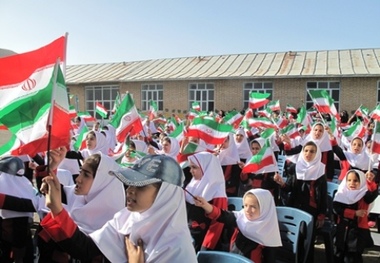 زنگ مهر و مقاومت در مدارس اردبیل نواخته شد