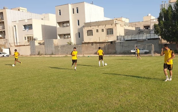 آغاز تمرینات شاهین شهرداری بوشهر با رعایت نکات بهداشتی + تصاویر
