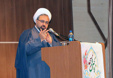 مسجد محل جناح بازی و سیاسی کاری نیست