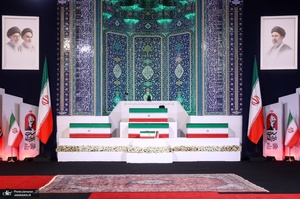 ادای احترام فرهیختگان و هیأت‌های دینی و شخصیت‌های سیاسی و فرهنگی کشورهای جهان به رهبر شهید انقلاب