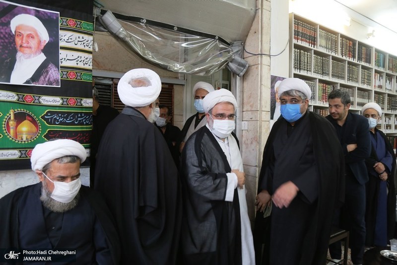 حضور مراجع و علما در بیت آیت الله العظمی صانعی(ره)-2