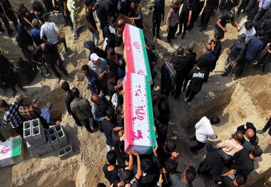 شهادت ۸۶۷ هموطن و آسیب جدی به ۱۱ مرکز درمانی در حمله دشمن آمریکایی-اسرائیلی/ دانش‌آموزان مینابی ۳۰ درصد از شهدا را تشکیل می‌دهند/ زنان ۱۲ درصد ازجان‌باختگان را تشکیل داده‌اند