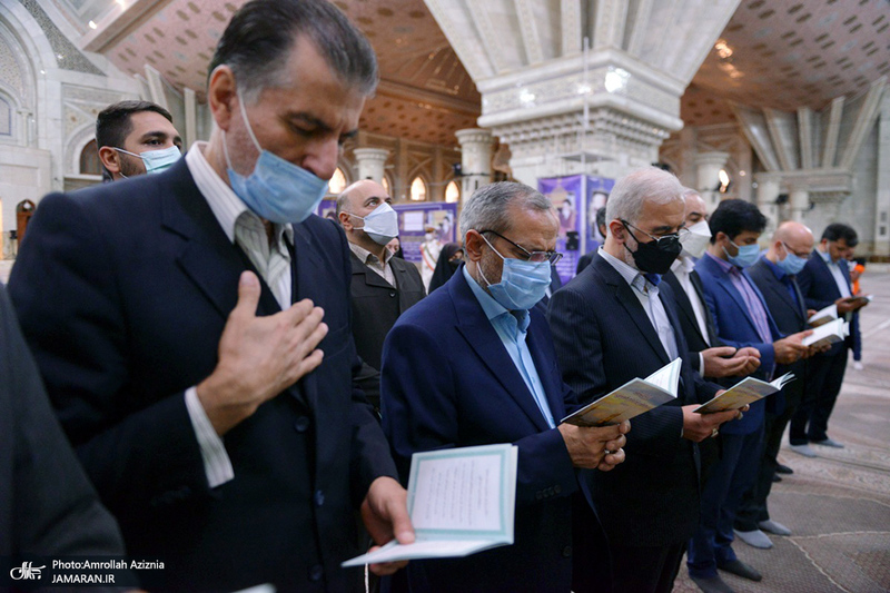 تجدید میثاق دبيركل و جمعی از کارکنان ستاد مبارز با مواد مخده‎ با آرمان های حضرت امام خمینی (س)