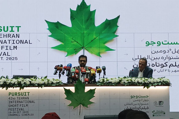 بهروز شعیبی: هیچ اثری را از جشنواره حذف نکردم
