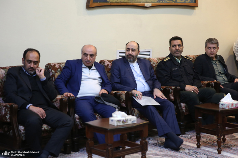 دیدار شهردار و اعضای شورای شهر تهران با سید حسن خمینی