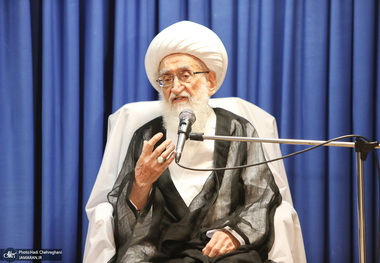 آیت‌الله العظمی نوری همدانی: هرگونه تعرض به رهبر معظم انقلاب حکم محارب را دارد