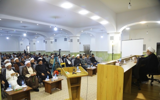 قرآن وعترت؛ امت مسلمہ کی وحدت کا محور؛ امام خمینی (رح) کی افکار کی روشنی میں