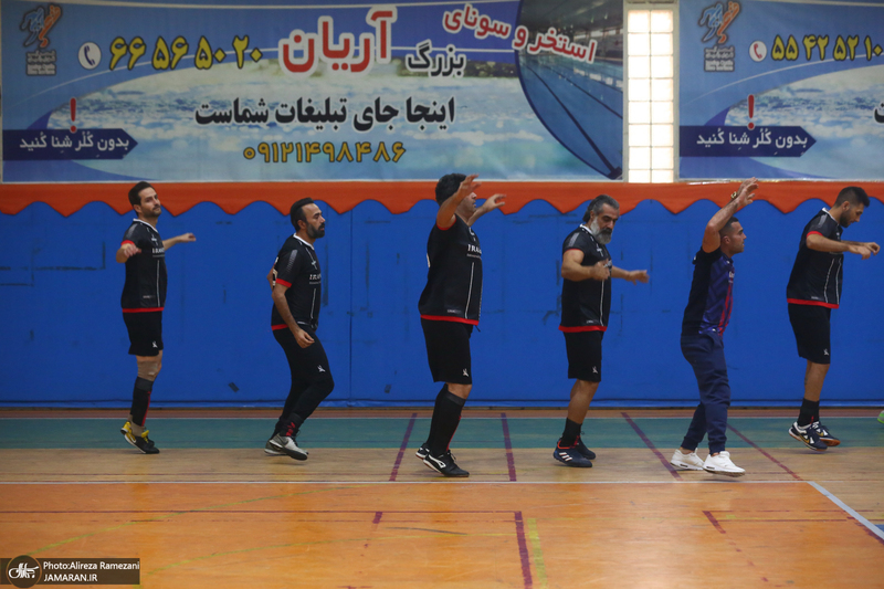 مسابقه فوتسال خیریه بین تیم هنرمندان و منتخب بنیاد حضرت زینب (س)
