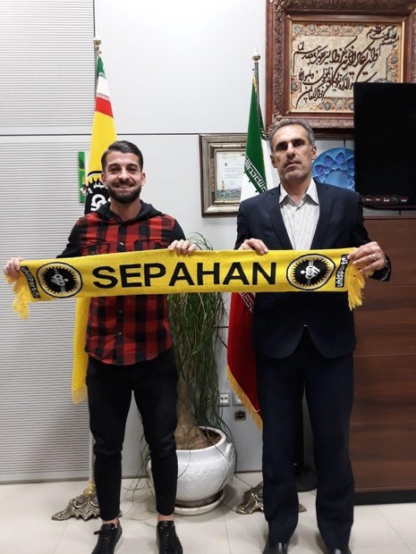 ادون حسنی با سپاهان به توافق رسید + عکس
