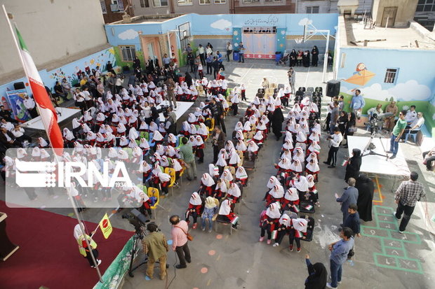 فرماندار صومعه‌سرا: سرویس مدارس دانش‌آموزان سریع‌تر ساماندهی شود