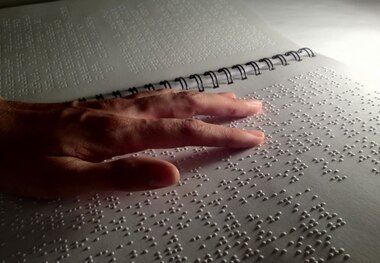 کتابهای جشنواره رضوی درقم به خط بریل تبدیل شد