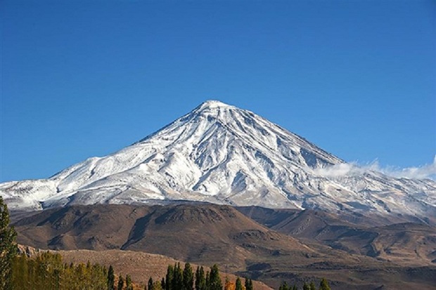 کوهنورد آستارایی دماوند را فتح کرد