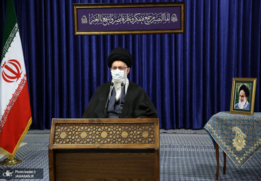 ترجمه حدیث نصب شده در حسینیه امام خمینی (ره) در ارتباط تصویری با مردم آذربایجان شرقی با رهبرانقلاب + عکس