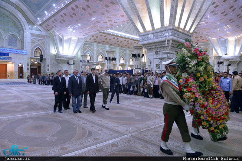 ادای احترام نایب رئیس مجلس جمهوری چک نسبت به مقام شامخ حضرت امام(س) 