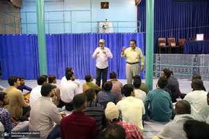 بازدید جمعی از طلاب خارجی جامعه المصطفی (ص) العالمیه از بیت امام خمینی (س) در جماران