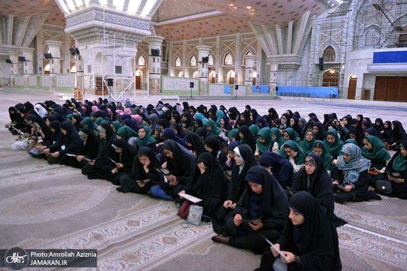 تجدید میثاق جمعی از دانش آموزان دختر استثنایی با آرمان حضرت امام(س)