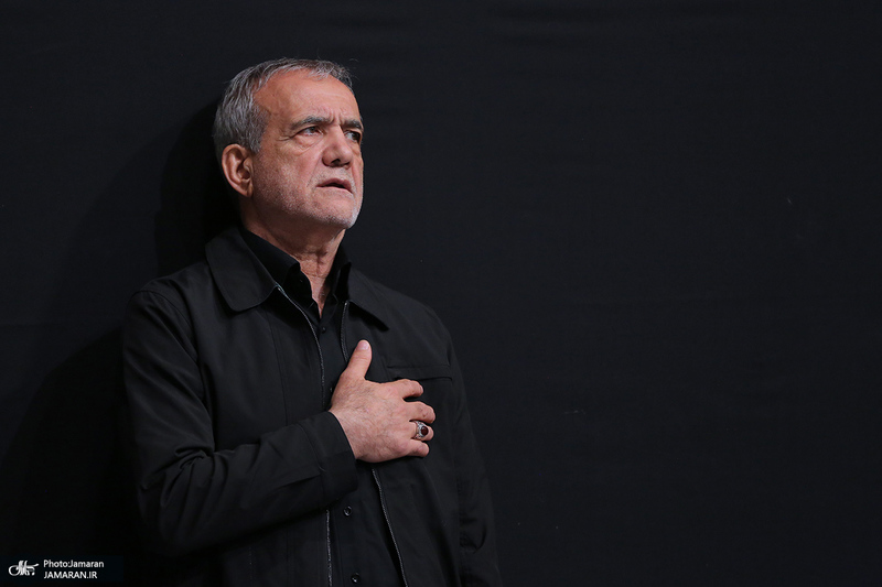 اولین شب مراسم عزاداری حضرت اباعبدالله الحسین (ع) در حسینیه امام خمینی