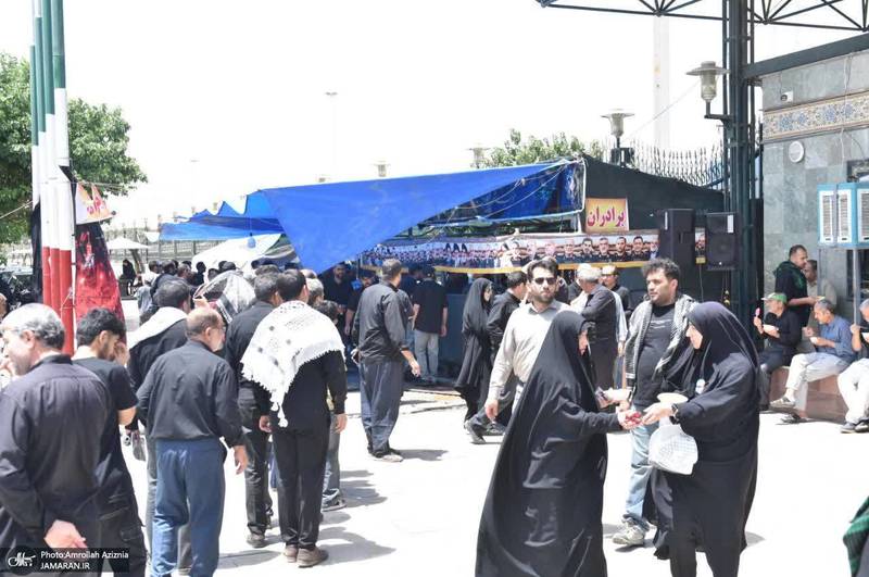 خدمت‌رسانی آستان حضرت امام خمینی(س) به زائران مراسم بدرقه و تشییع رهبر شهید