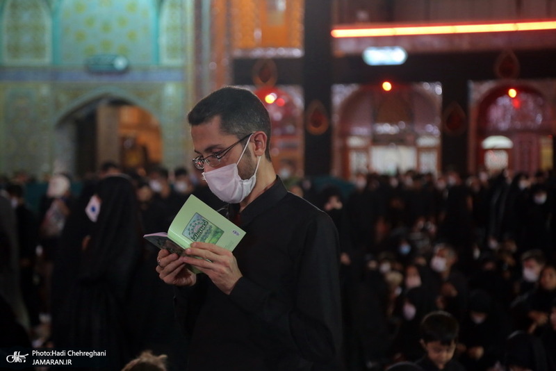 عزاداری شب عاشورای حسینی(ع) در حرم مطهر حضرت معصومه(س)