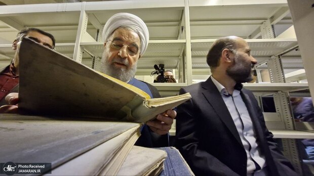 حسن روحانی کتاب خاطراتش را منتشر می کند + عکس