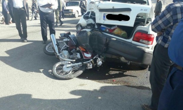 برخورد موتورسیکلت با سه خودرو، یک کشته و 6 مصدوم بر جا گذاشت