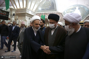 ادای احترام شرکت کنندگان در هفتمین اجلاس بین المللی مجمع جهانی اهل بیت(ع) به مقام شامخ امام راحل