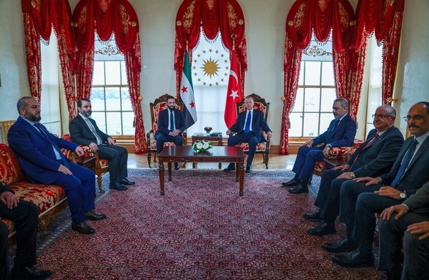 سفر الشرع به ترکیه؛ فصل برداشت میوه های حمایت از گروه های مسلح سوریه فرا رسید