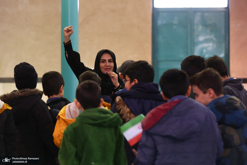 بازدید اقشار مختلف مردم از بیت امام خمینی (س) در جماران-4