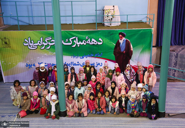 بازدید اقشار مختلف مردم از بیت امام خمینی (س) در جماران-3