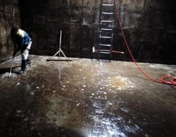 شستشوی مخزن 15000 متر مکعبی تصفیه خانه طول لات رودسر